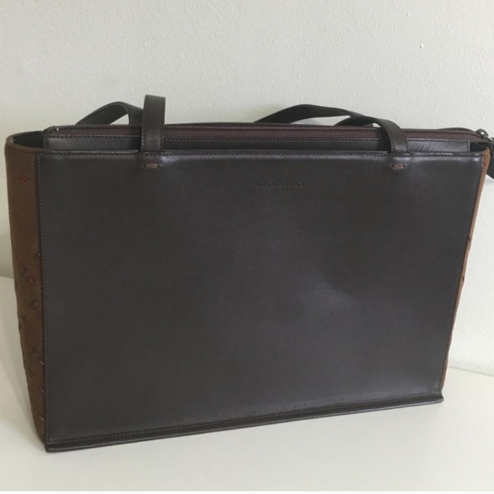 Closet clean out🚨🚨Burberry Authentic Vintage Leather tote bag.Accepting offers